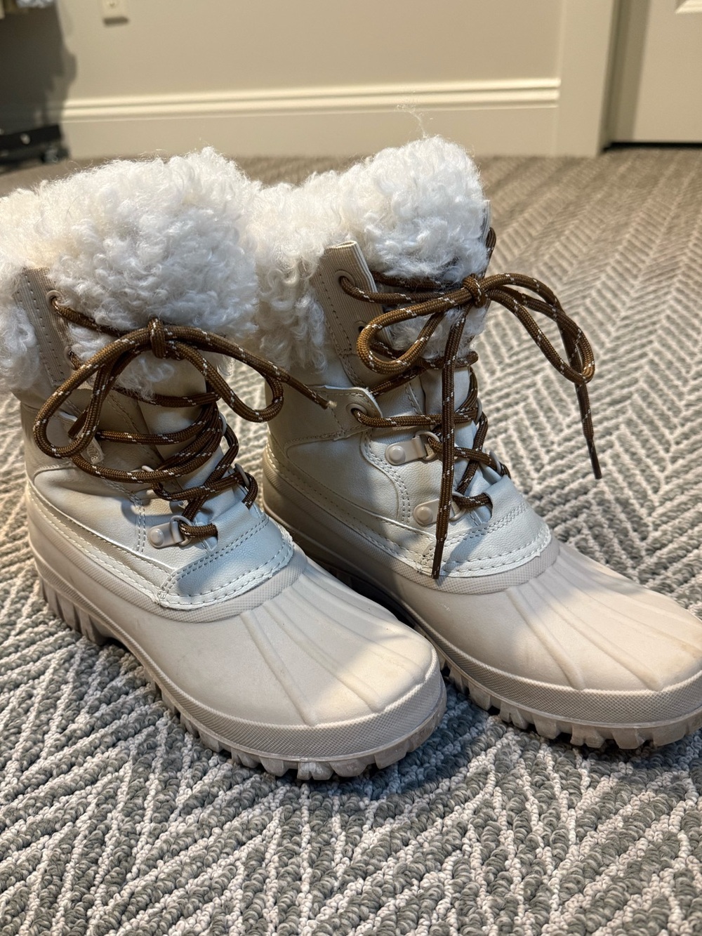 Women’s Storm Snow Boots sz 7